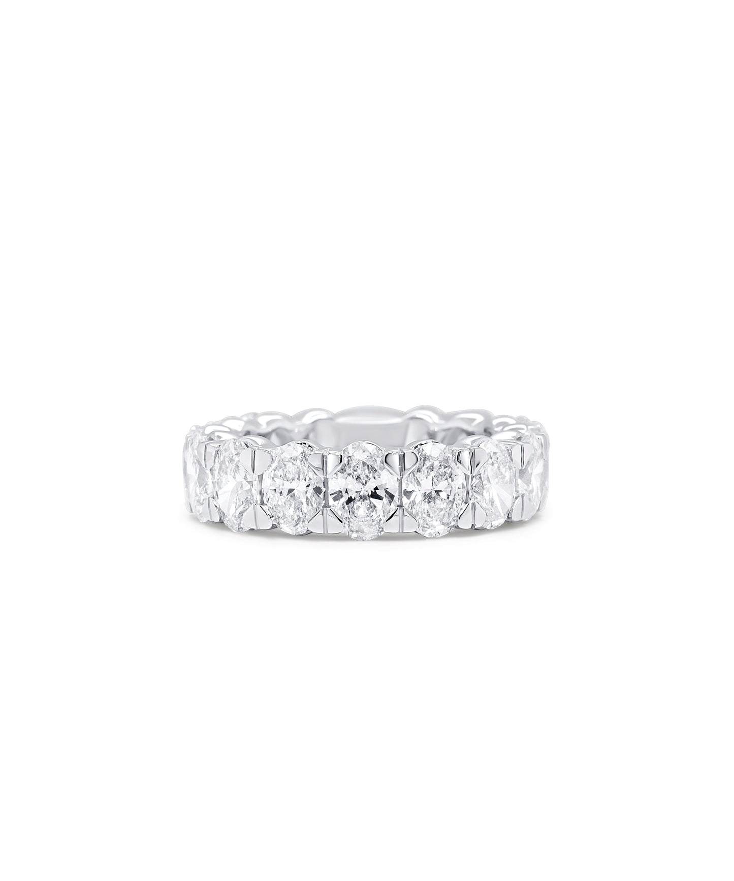 Oval Luxe Eternity Band