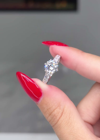 Round Brilliant Cut with Cathedral Pave