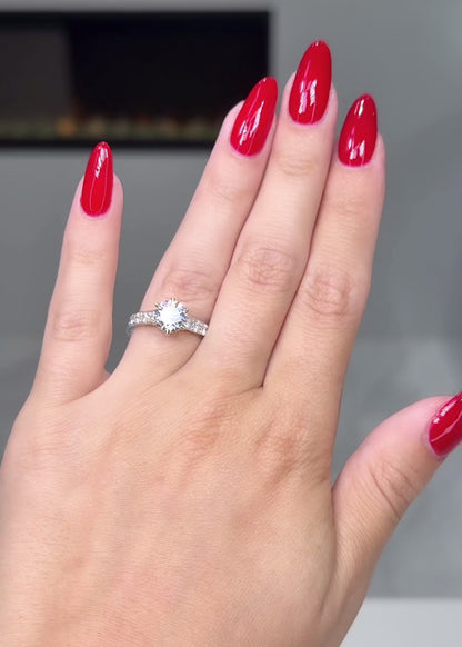 Round Brilliant Cut with Cathedral Pave