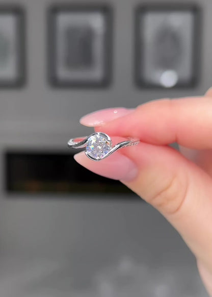 Platinum Diamond Swoop Ring